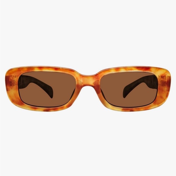 Steve Madden Melyssa sunglasses - Picture 2 of 4